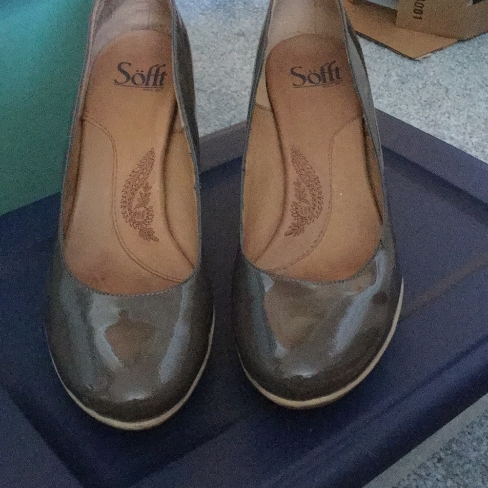 Taupe platform heels!